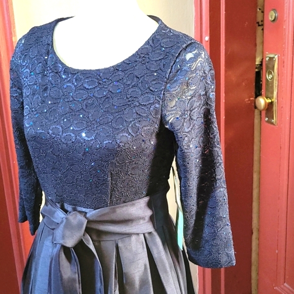 JH BLUE EVENING GOWN SIZE 6 - Picture 4 of 15